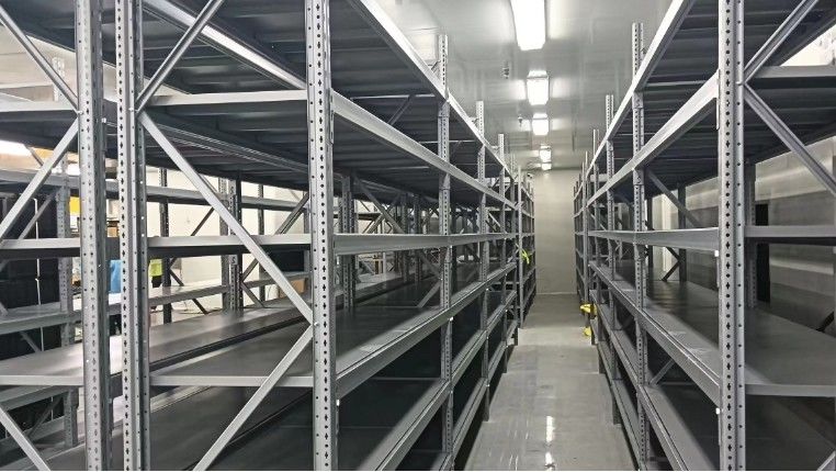 2-8 لایه ریک فولاد سبک با سوراخ پروانه طراحی ظرفیت بار تا 500 کیلوگرم / سطح