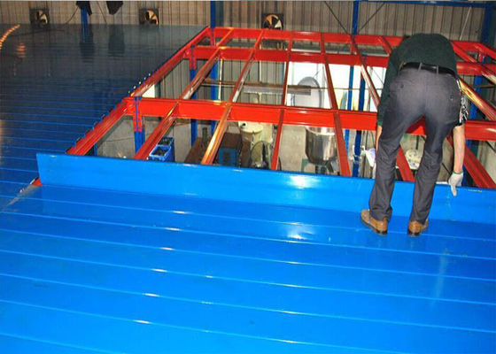 فولاد Q235 طبقه های متزانین ذخیره سازی صنعتی با صفحه فولادی 500kg/M2